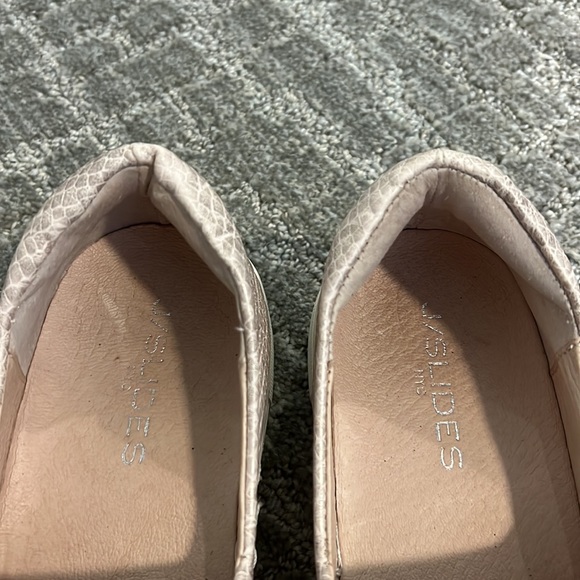 J/Slides pink snake print sneakers - Picture 5 of 6